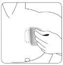 Disegno schematico di una mano che tiene un dispositivo cilindrico per applicarlo sulla parte superiore dell'addome di una persona