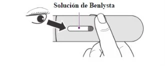 Disegno tecnico che mostra una mano che impugna un dispositivo medico con una freccia e un occhio che indicano una finestra di controllo trasparente
