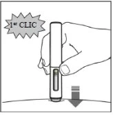 Una mano impugna un dispositivo medico cilindrico premendolo contro una superficie curva con una freccia rivolta verso il basso e la scritta 1st CLIC