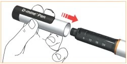 Рука держит верхнюю часть устройства D-mine Pen, чтобы вставить её в чёрную основу с градуированными цифрами, что указано красной стрелкой