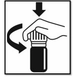 Una mano preme verso il basso il tappo di un flaconcino mentre una freccia curva indica un movimento di rotazione verso destra