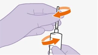 Una mano tiene una siringa mentre l'altra ruota la parte superiore e il corpo del dispositivo seguendo due frecce arancioni circolari