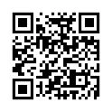 Kwadratowy kod QR w czarno-białym kolorze składający się z małych geometrycznych modułów i trzech kwadratów pozycjonujących w narożnikach