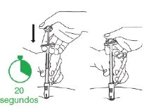 Disegno tecnico che mostra due mani che impugnano una siringa per un'iniezione