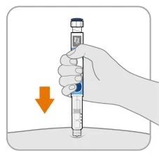 A hand holding an injection pen applying it vertically onto the skin with an orange arrow indicating downward movement