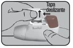 Mani che impugnano un dispositivo medico bianco con una freccia che indica il movimento verso l'alto della tapa deslizante superiore