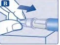 Mani con guanti bianchi che tengono una penna iniettiva con una freccia blu che indica il movimento di scorrimento verso destra