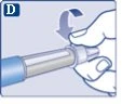 Una mano ruota la parte superiore di una penna iniettore verso il basso seguendo la direzione indicata da una freccia curva blu