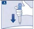 Una mano impugna una penna iniettore pronta per essere premuta verticalmente verso la pelle come indicato da una freccia blu rivolta verso il basso