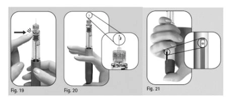 Tre diagrammi in bianco e nero che mostrano le fasi di utilizzo di una penna iniettiva con mani che impugnano il dispositivo e dettagli ingranditi