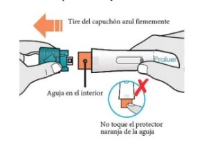 Diagram pokazujący sposób usuwania niebieskiego kapturka z urządzenia medycznego z pomarańczową strzałką i ostrzeżeniem