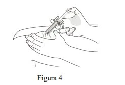 Technical drawing showing two hands holding a syringe to inject liquid into the skin tissue of an arm with a