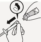 Disegno tecnico che mostra due mani che ruotano un flaconcino di farmaco per collegarlo a una siringa con una freccia curva che indica il movimento