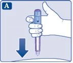 Una mano impugna una penna iniettrice di colore viola e bianco con una freccia blu rivolta verso il basso che indica il movimento di iniezione