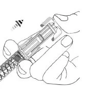 Disegno tecnico che mostra due mani che impugnano e preparano una siringa preriempita con meccanismo a molla interno