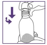 Una mano preme un tappo verso il basso su una fiala di farmaco con una freccia viola che indica il movimento verticale e rotatorio verso il basso