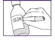 Una mano tiene una penna per iniezione e scrive la data 12.04 sull'etichetta di un flacone di medicinale
