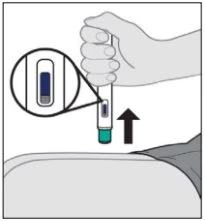 Una mano impugna una penna iniettore appoggiata sulla pelle con una freccia nera verso l'alto e un ingrandimento che mostra il livello del liquido blu