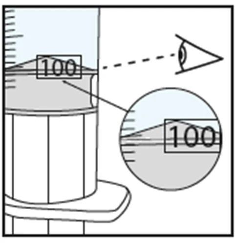 Diagramma che mostra il livello del liquido in una siringa allineato con la tacca dei 100 millilitri con un ingrandimento del dettaglio della misura