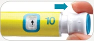 Dettaglio di una penna iniettiva gialla con numero 10 e una freccia azzurra che indica il movimento verso l'alto per azionare il dispositivo