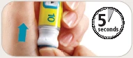Una mano tiene un dispositivo medico giallo e bianco sulla pelle con una freccia azzurra verso l'alto e un cerchio con la scritta 5 seconds