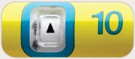 Dettaglio di un dispositivo medico giallo con un indicatore quadrato trasparente contenente un triangolo nero e il numero 10 in azzurro
