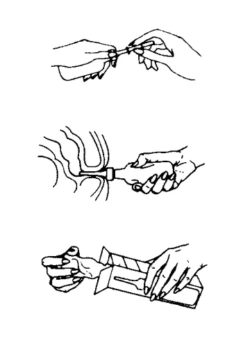 Tre disegni lineari mostrano come aprire un flaconcino, inserire l'ago e scuotere la fiala per miscelare il contenuto medico