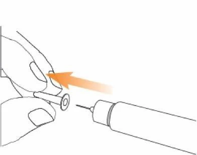 Disegno lineare di una mano che spinge il pistone di una siringa verso un dispositivo medico cilindrico indicato da una freccia arancione