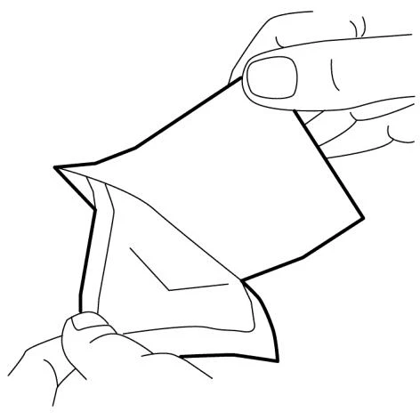 Disegno a linee nere che mostra due mani che aprono con cura una bustina di polvere o un piccolo involucro di medicinale