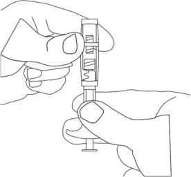 Disegno a linee nere che mostra due mani che impugnano una siringa per preparare o somministrare un farmaco liquido