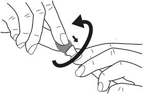 Черно-белый рисунок, показывающий две руки, вращающие медицинское устройство, закреплённое на пальце, с чёрной изогнутой стрелкой