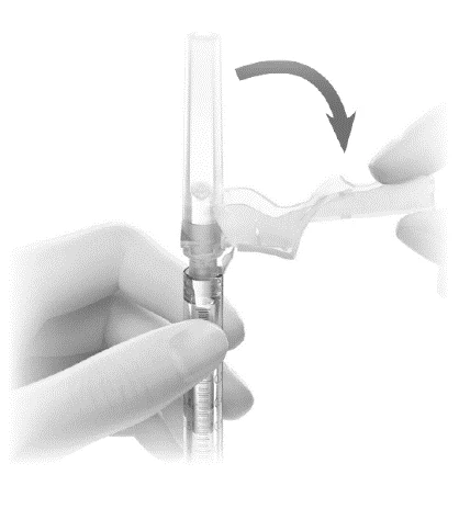 Two hands manipulating a transparent syringe while a curved arrow indicates the rotation of a cap or upper component