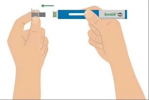 Two hands separating or attaching a gray protective cap from a blue injection pen labeled Imraldi, indicated by a green arrow