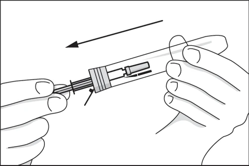 Two hands hold an injection pen while an arrow indicates the motion of removing the protective cap to the left