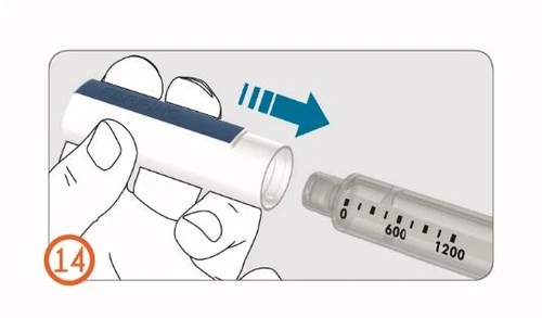 Una mano tiene un dispositivo cilindrico bianco e blu mentre una freccia blu indica il movimento verso una siringa graduata con numeri fino a 1200