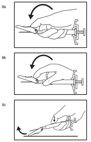 Tre disegni sequenziali mostrano una mano che ruota la parte superiore di una siringa verso il basso per staccare la punta con un movimento a scatto