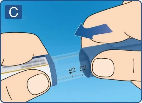 Two hands rotating the top part of a transparent injection pen with a graduated scale on a light blue background with the letter C in the top left corner