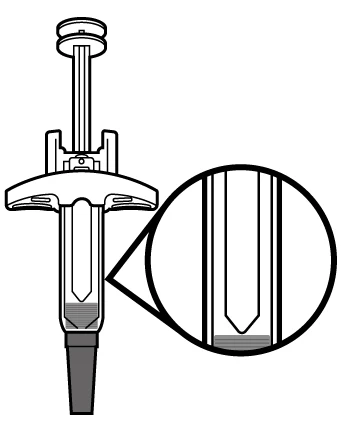 Disegno tecnico in bianco e nero di una siringa con un ingrandimento circolare che mostra il dettaglio della punta dell'ago e del liquido interno