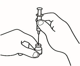 Due mani che tengono una siringa con ago inserito in un piccolo flaconcino di vetro per il prelievo del farmaco