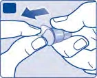 Due mani tengono e ruotano un cappuccio di plastica trasparente verso sinistra indicato da una freccia blu scuro su sfondo chiaro