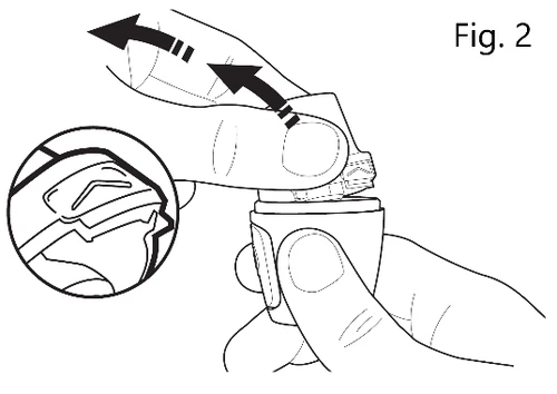 Disegno tecnico che mostra due mani che ruotano la parte superiore di un dispositivo medico con una freccia nera che indica il movimento rotatorio