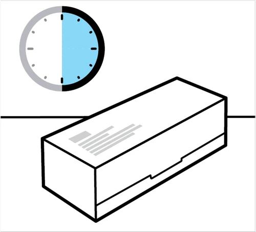 Dibujo estilizado de un reloj con mitad de esfera azul encima de una caja rectangular blanca sobre una superficie plana