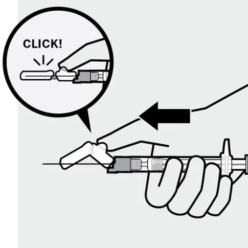 Illustrazione di una mano che impugna un autoiniettore con una freccia che indica il meccanismo e un cerchio ingrandito che mostra il suono CLICK
