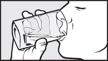 Disegno in bianco e nero di una mano che tiene un bicchiere d'acqua per bere portandolo alle labbra di un volto di profilo