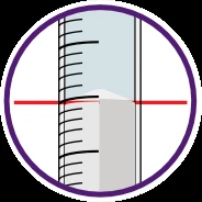 Illustrazione circolare di una siringa con liquido grigio che raggiunge la linea rossa di dosaggio su uno sfondo bianco e bordi viola