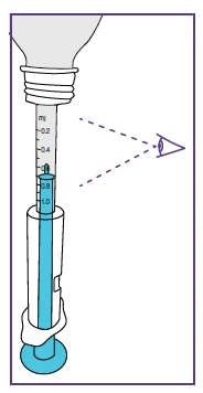 Diagramma di una siringa con liquido azzurro e scala graduata che mostra l'occhio che osserva il livello del dosaggio tra 0.4 e 0.6 ml