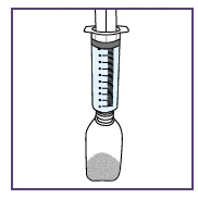 Disegno tecnico di una siringa con liquido trasparente inserita in un flaconcino di vetro contenente una polvere grigia