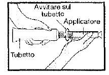 Due mani avvitano un applicatore su un tubetto di medicinale con le scritte Avvitare sul tubetto e Applicatore e Tubetto