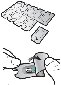 Illustrazione di un blister di pillole con una confezione aperta e mani che staccano una singola dose dal foglio metallico