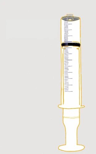 Disegno stilizzato di una siringa medica verticale con corpo cilindrico graduato, pistone interno e base a forma di pomello su sfondo grigio chiaro